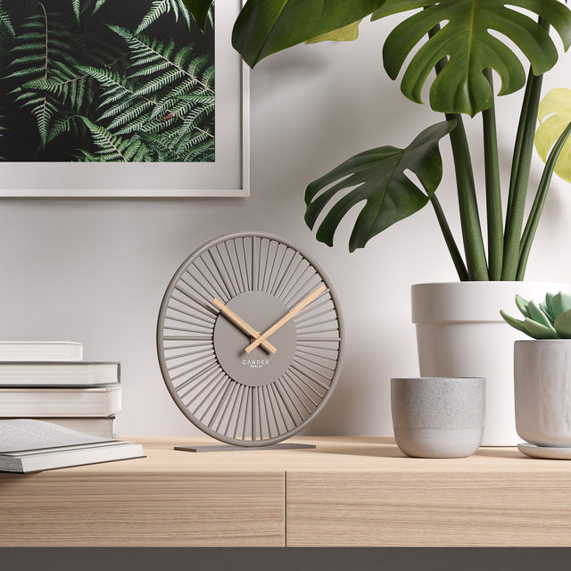 GILORA Lautlose Tischuhr 18 cm