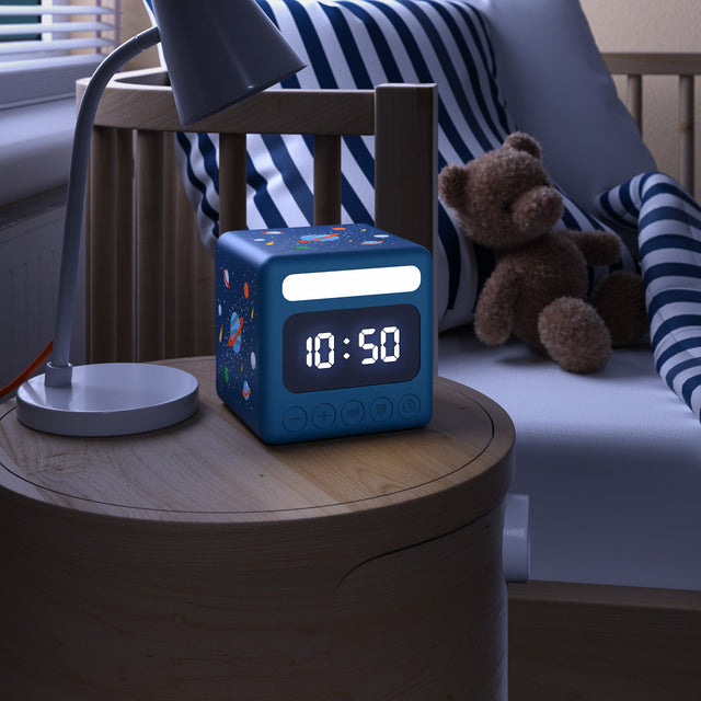 MNU 1209 C Silent children's alarm clock with light and snooze