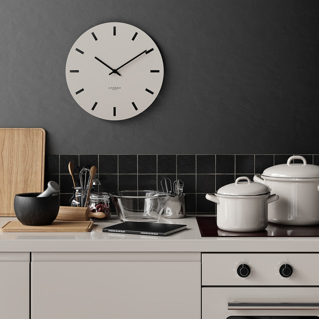 MNU 2550 P Lautlose MDF-Wanduhr 50 cm