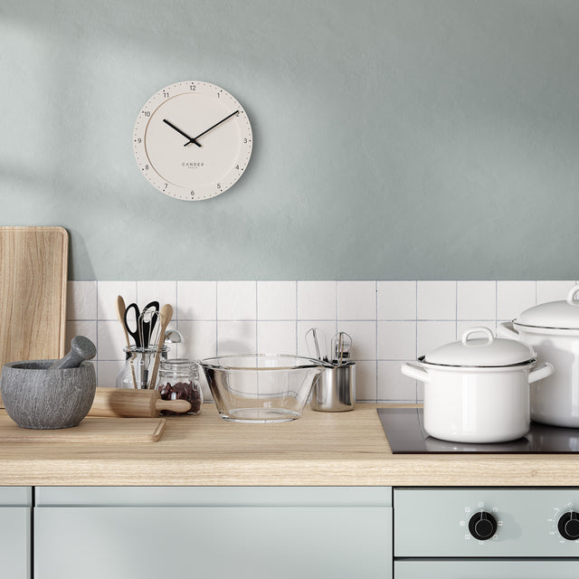 MNU 2930 B Lautlose MDF-Wanduhr 30 cm